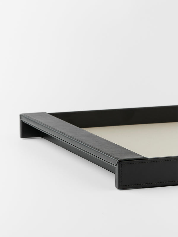 Square leather tray by Lulu Mosquito